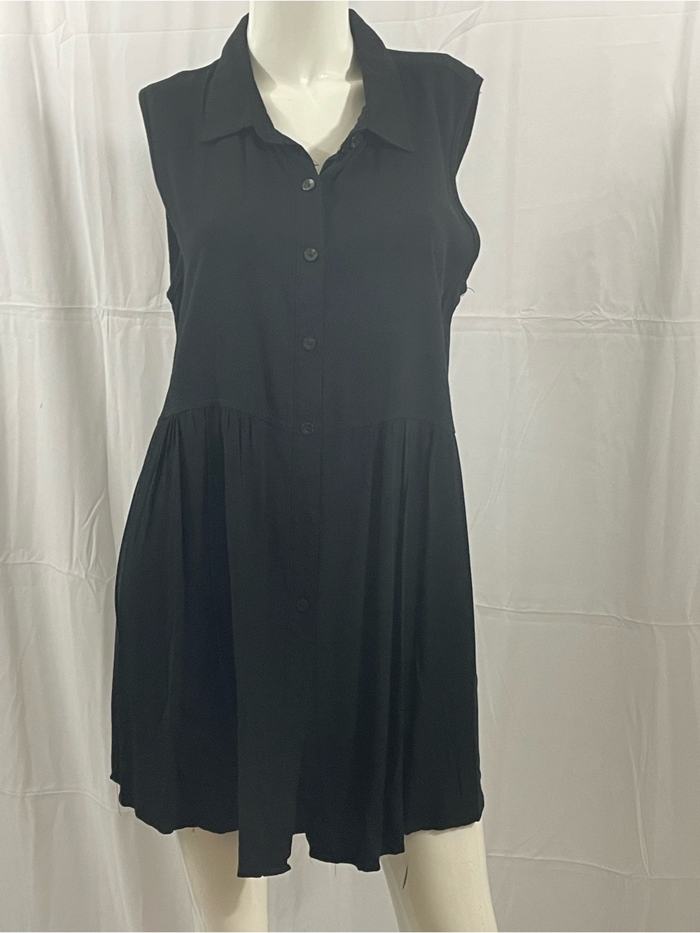 Solitaire Sleeveless Black Button-Front Shirt Dress